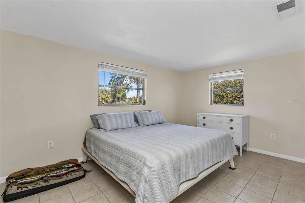 Photo of 960 DARWIN ROAD