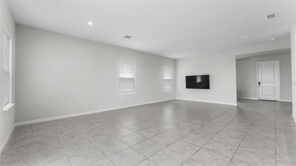 Photo of 2075 AIREDALE WAY