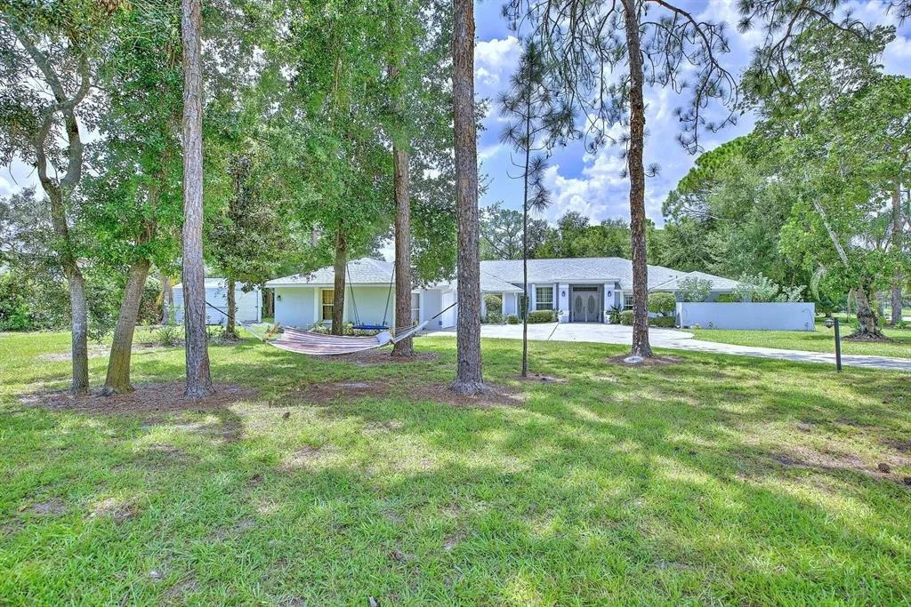 Photo of 2307 FAIRWAY LANE