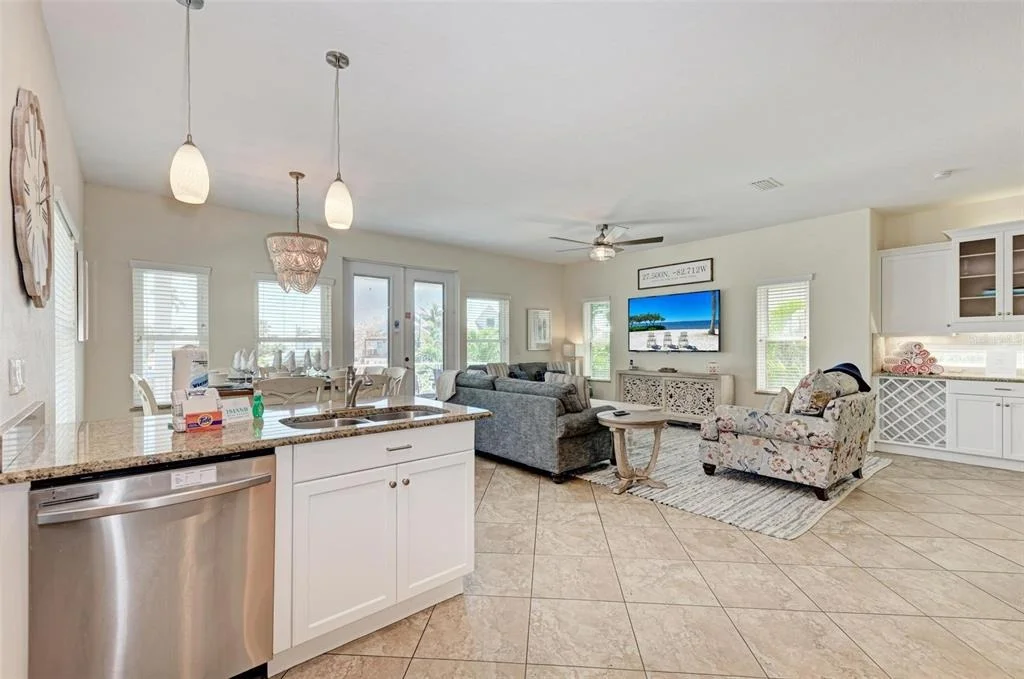 Photo of 203 N HARBOR DRIVE
