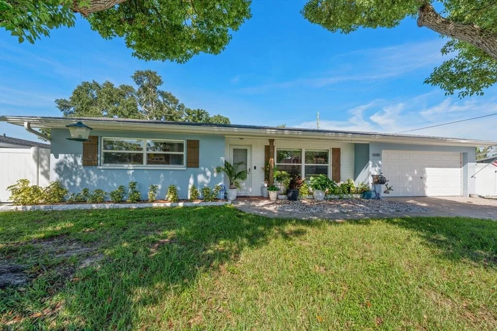 Photo of 1690 PINEHURST ROAD