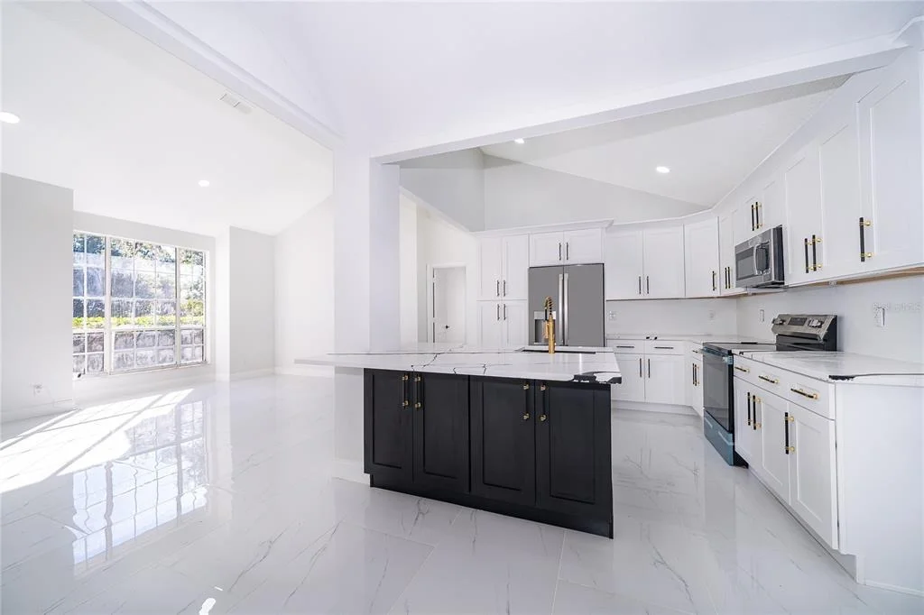 Photo of 1250 GLENMORE DRIVE