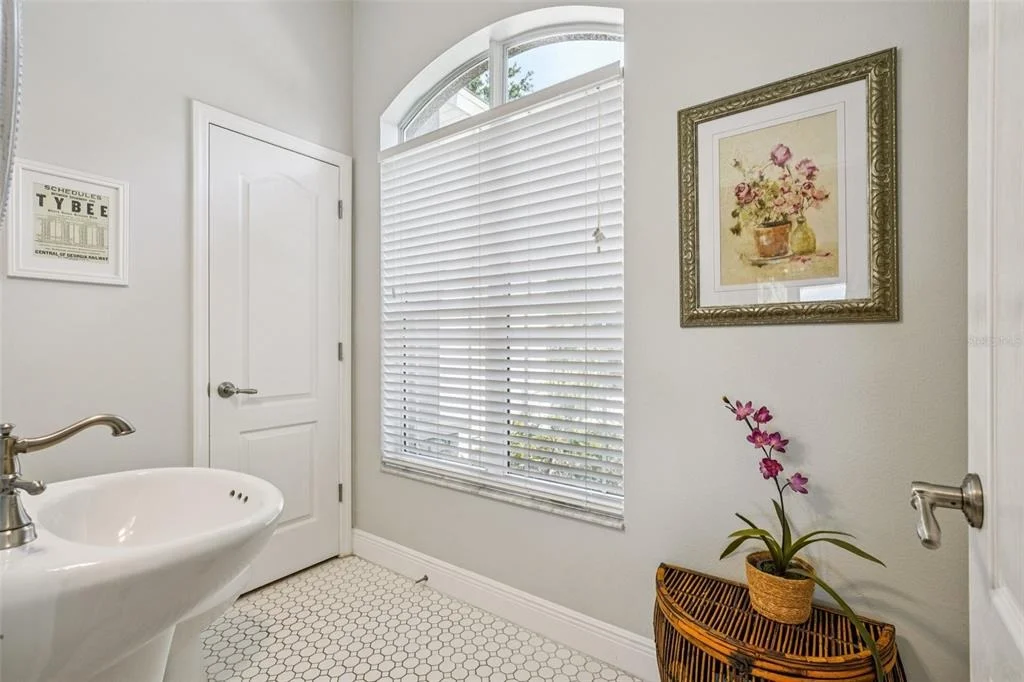 Photo of 11325 HIDDEN VALLEY LANE