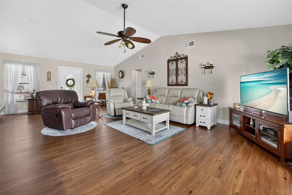 Photo of 25454 PALISADE ROAD