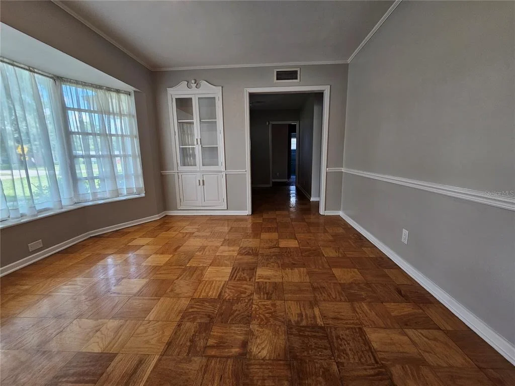 Photo of 880 OLEANDER DRIVE SE