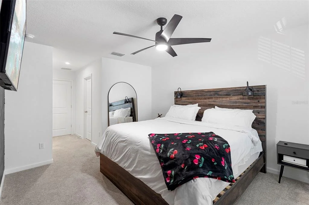Photo of 866 SPRING PALMS LOOP