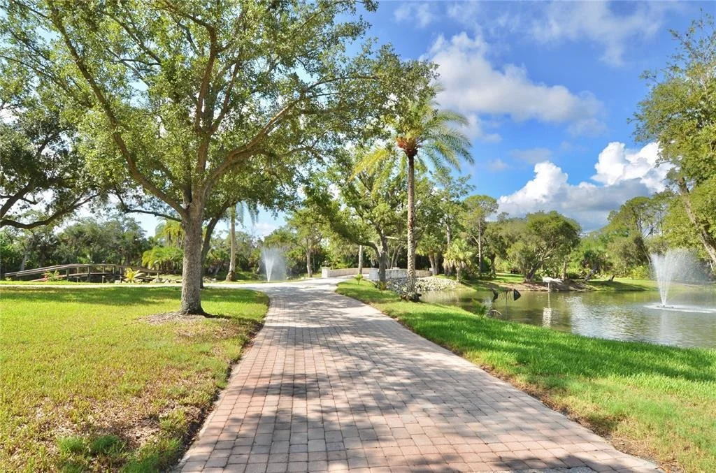 Photo of 630 N RIVER ROAD