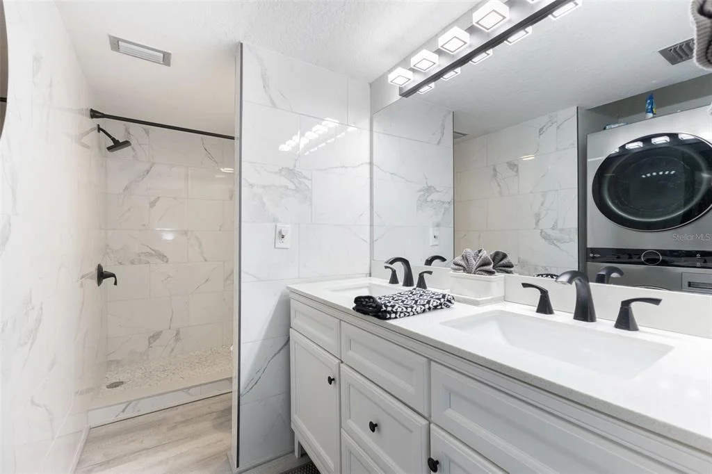 Photo of Unit G at 337 REX PLACE