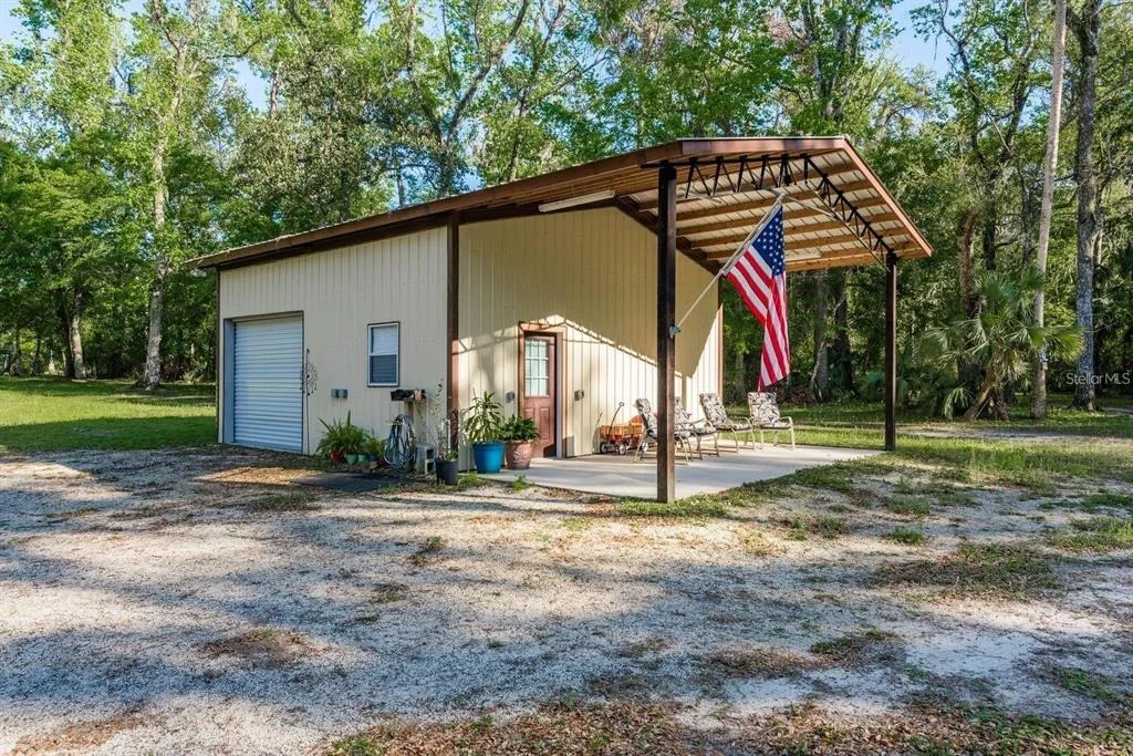 Photo of 7182 GRIFFIN ROAD