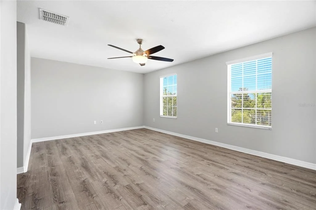 Photo of 909 MEADOW GLADE DRIVE