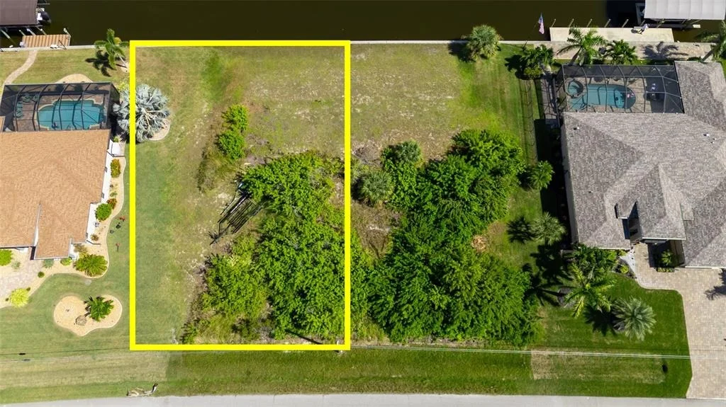 Photo of 8300 TECUMSEH CIRCLE