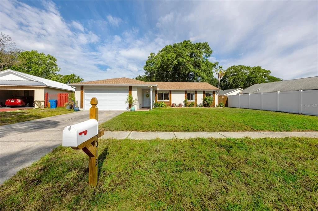Photo of 14012 CASCADE LANE