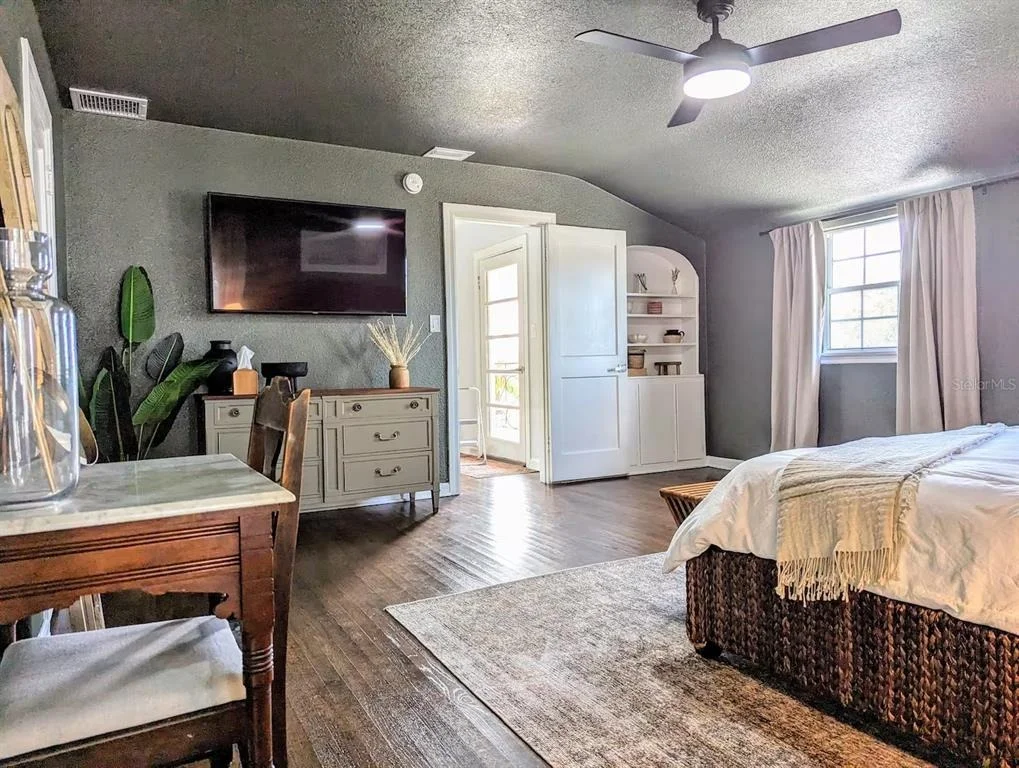 Photo of 1302 LAKE ELBERT DR SE