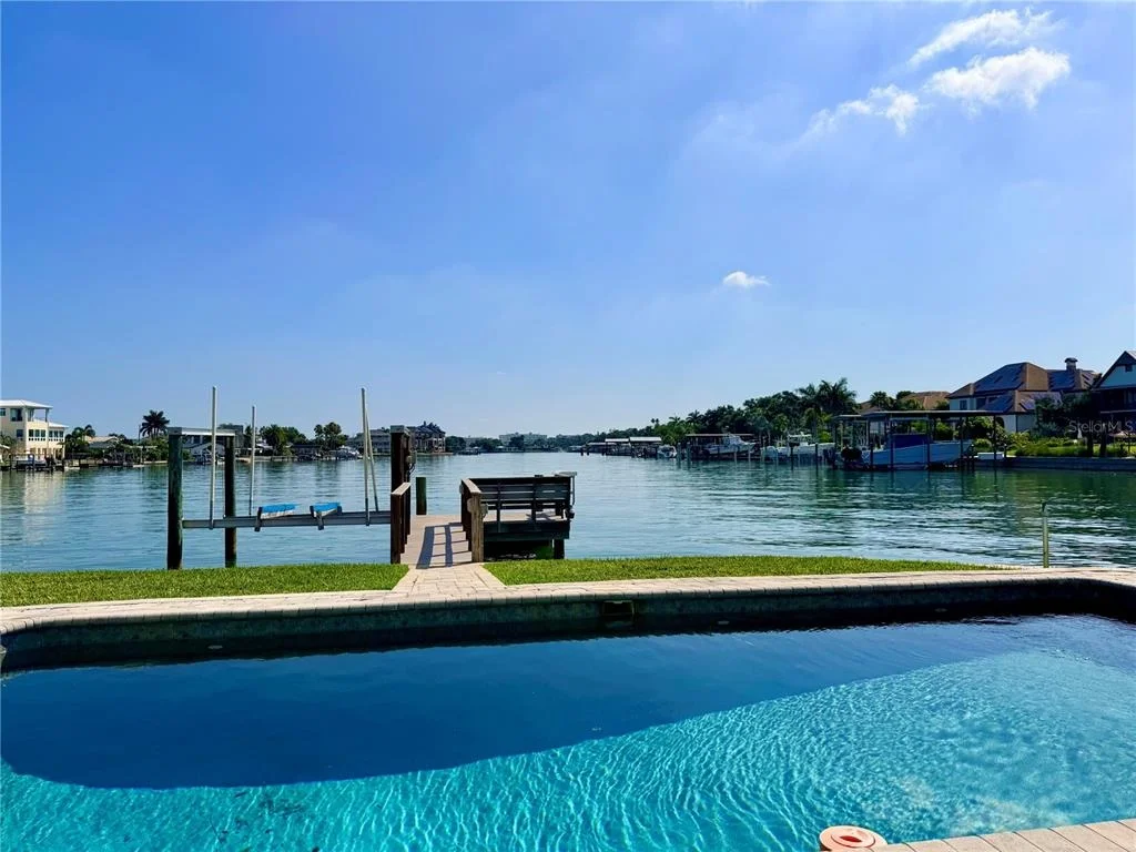 Photo of 902 OAKWOOD DRIVE