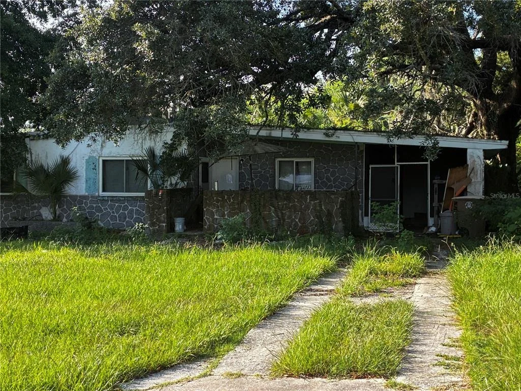 Photo of 3206 SE 6TH STREET