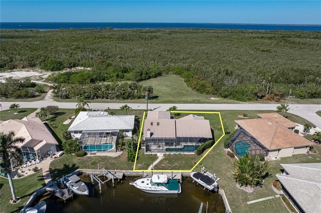 Photo of 308 COLONY POINT DRIVE