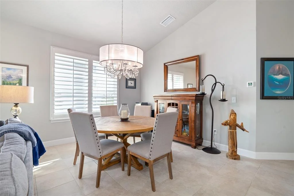 Photo of 823 CREEKWOOD DRIVE