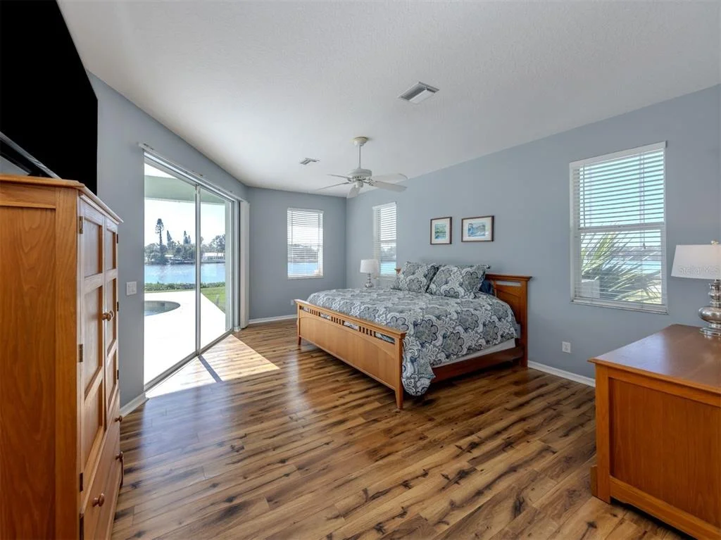 Photo of 853 HILLCREST DRIVE