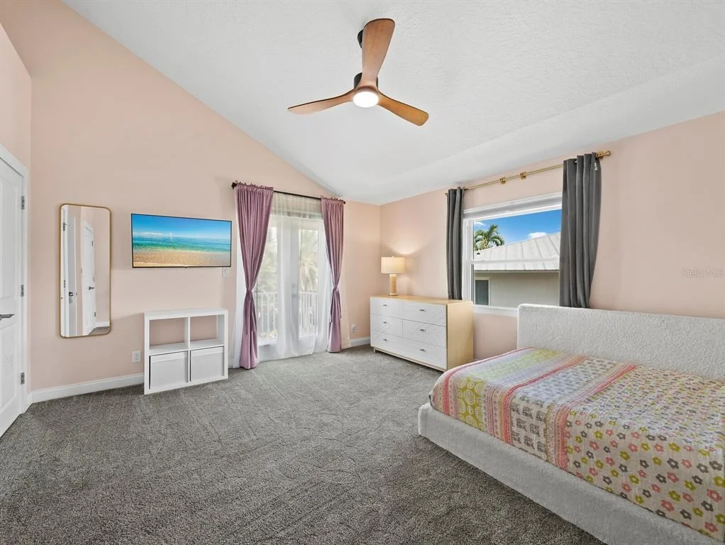 Photo of 430 ISLAND CIRCLE