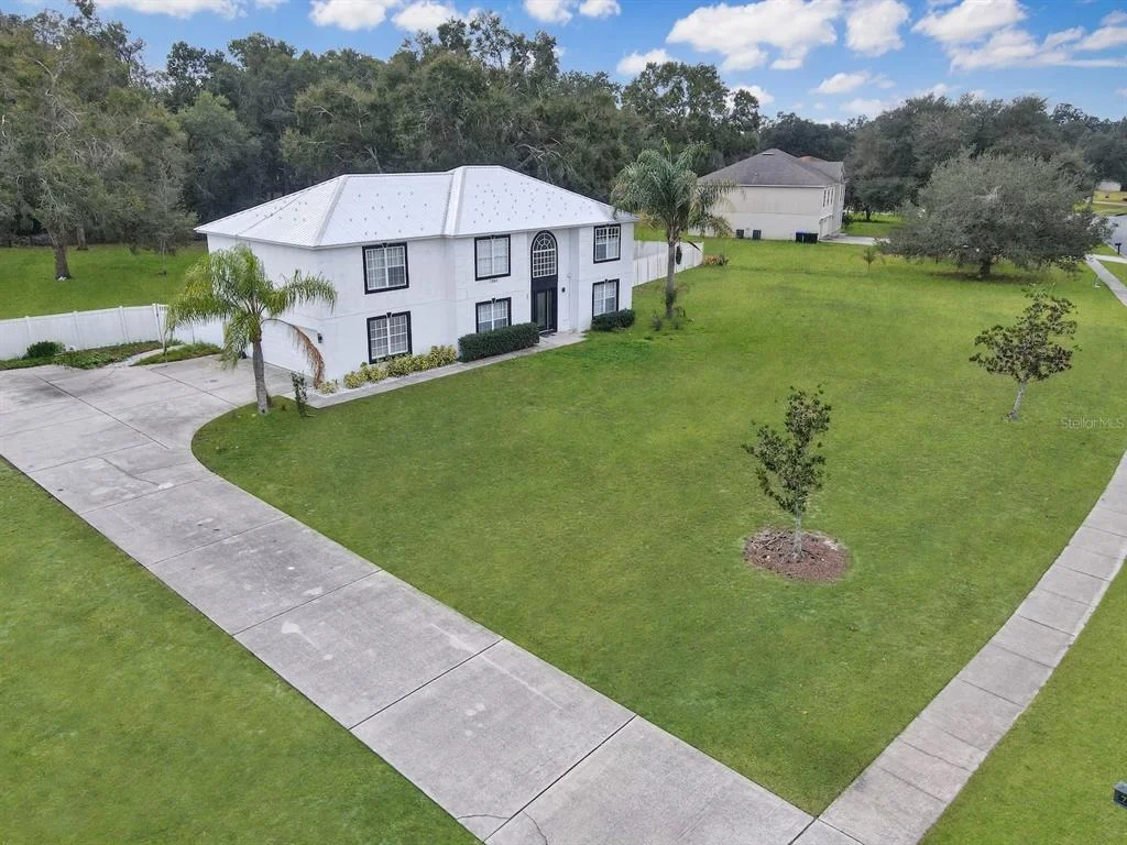 Photo of 7561 LAKE ANDREA CIRCLE