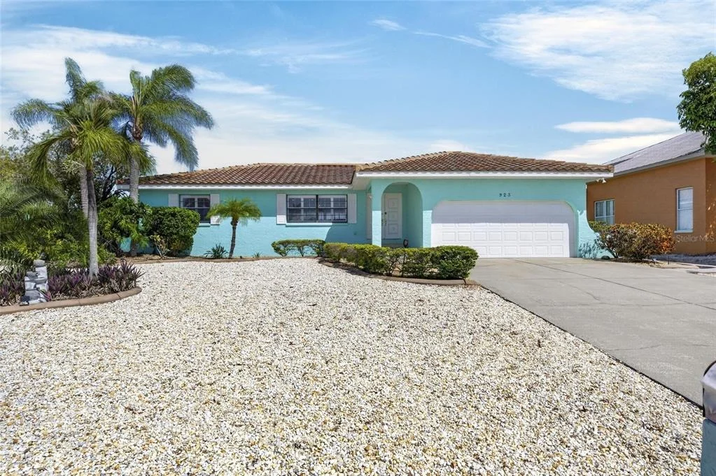 Photo of 923 GOLF ISLAND DRIVE