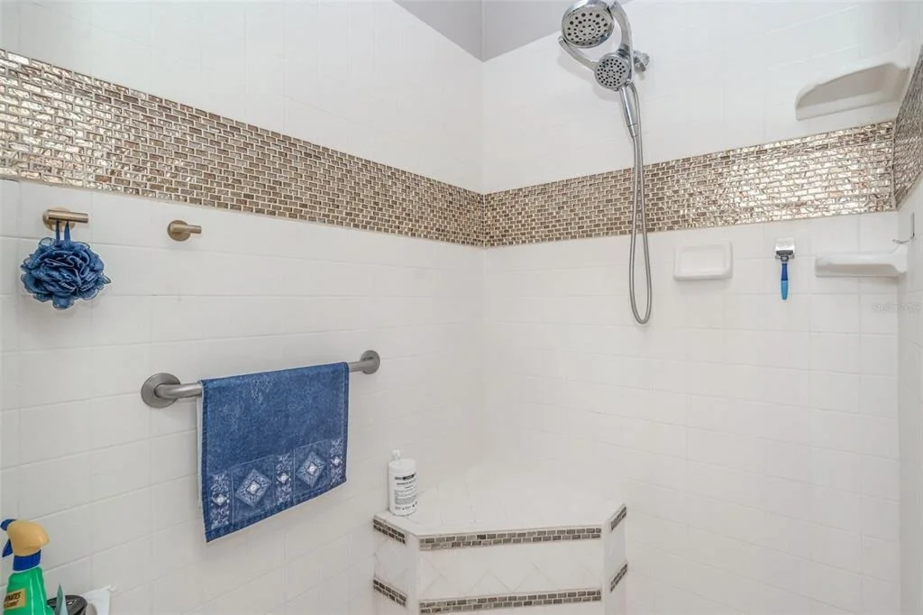 Photo of 21812 CARSON DRIVE
