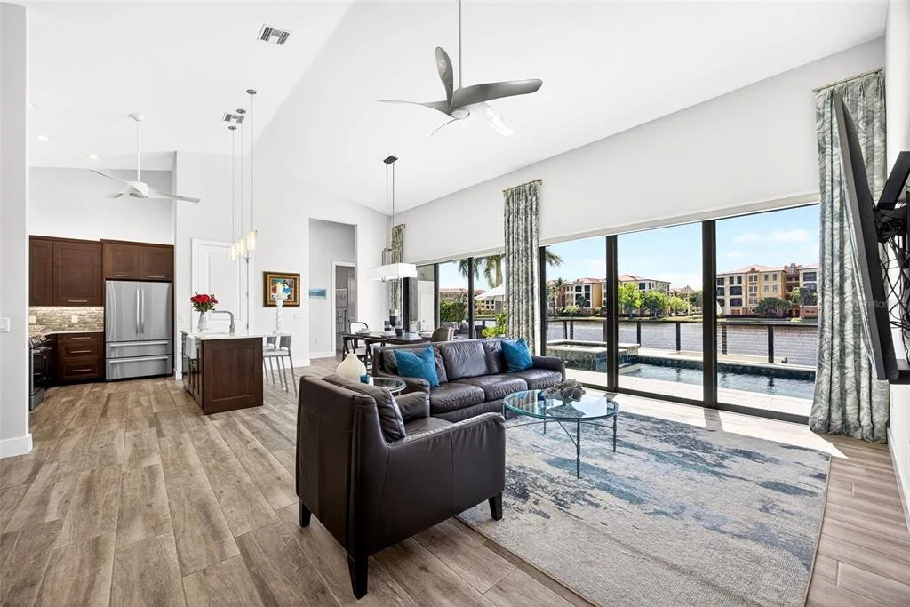 Photo of 125 COLONY POINT DRIVE