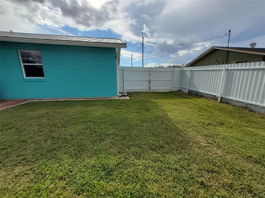 Photo of 1319 MANOR DRIVE