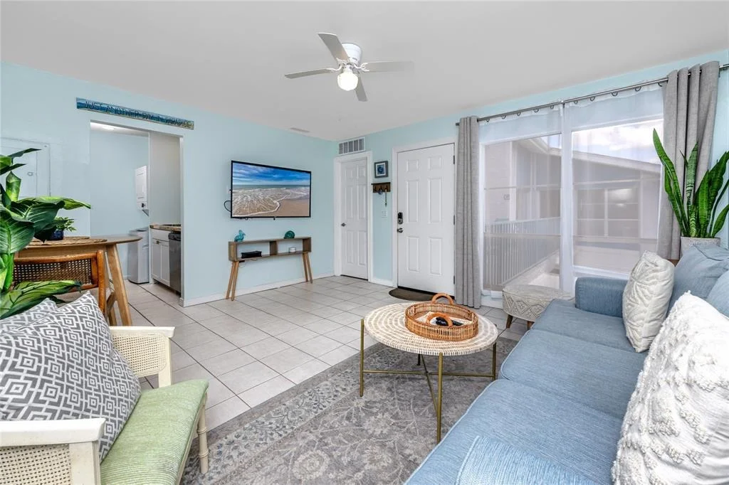 Photo of Unit H at 159 MEDALLION BOULEVARD