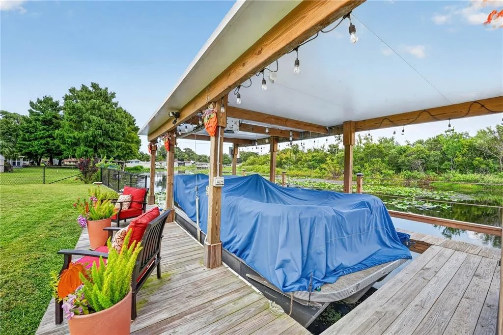 Photo of 28050 LOIS DRIVE