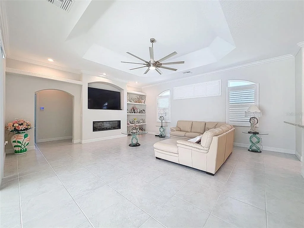 Photo of 1321 VALIANT AVENUE