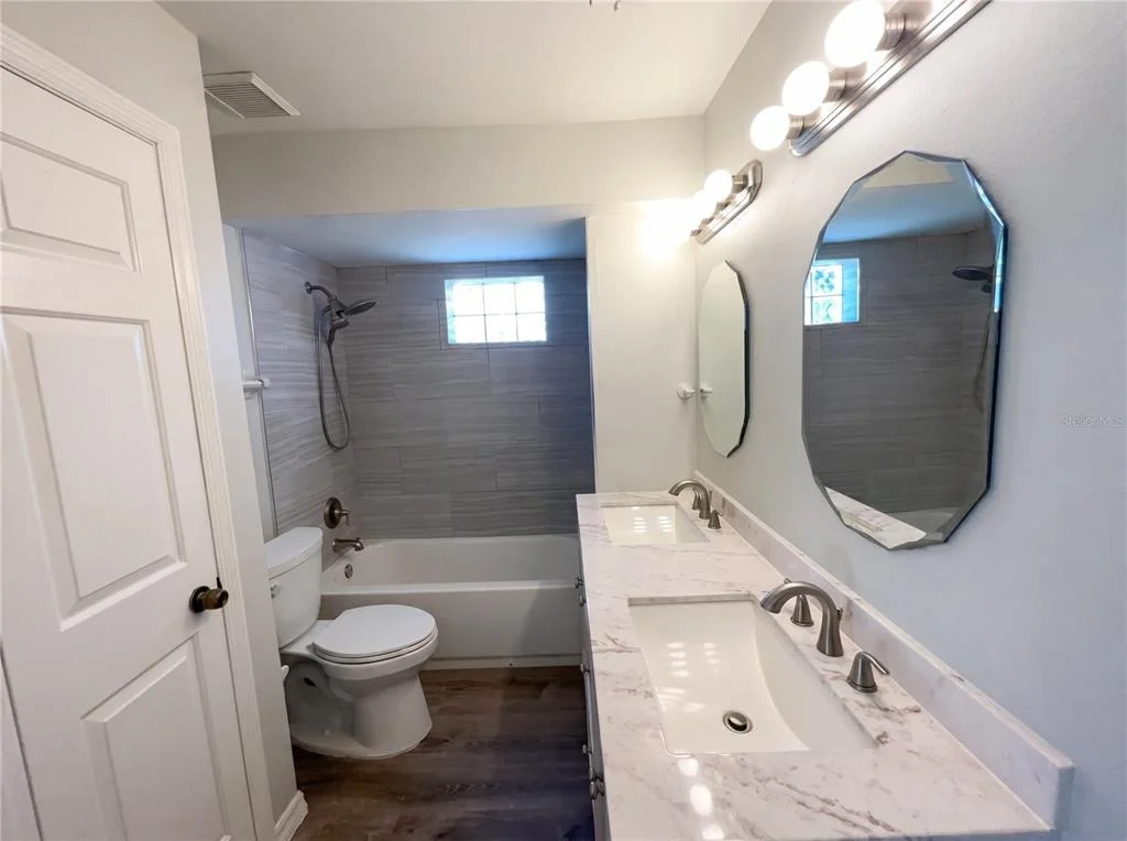 Photo of Unit I3 at 780 OLYMPIC CIRCLE