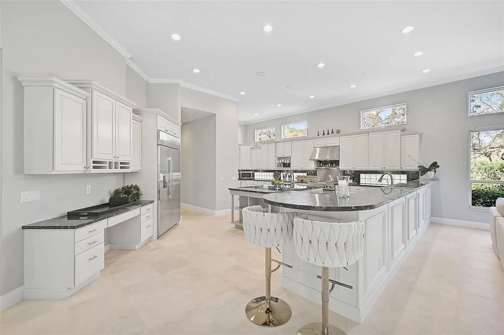 Photo of 854 MACEWEN DRIVE