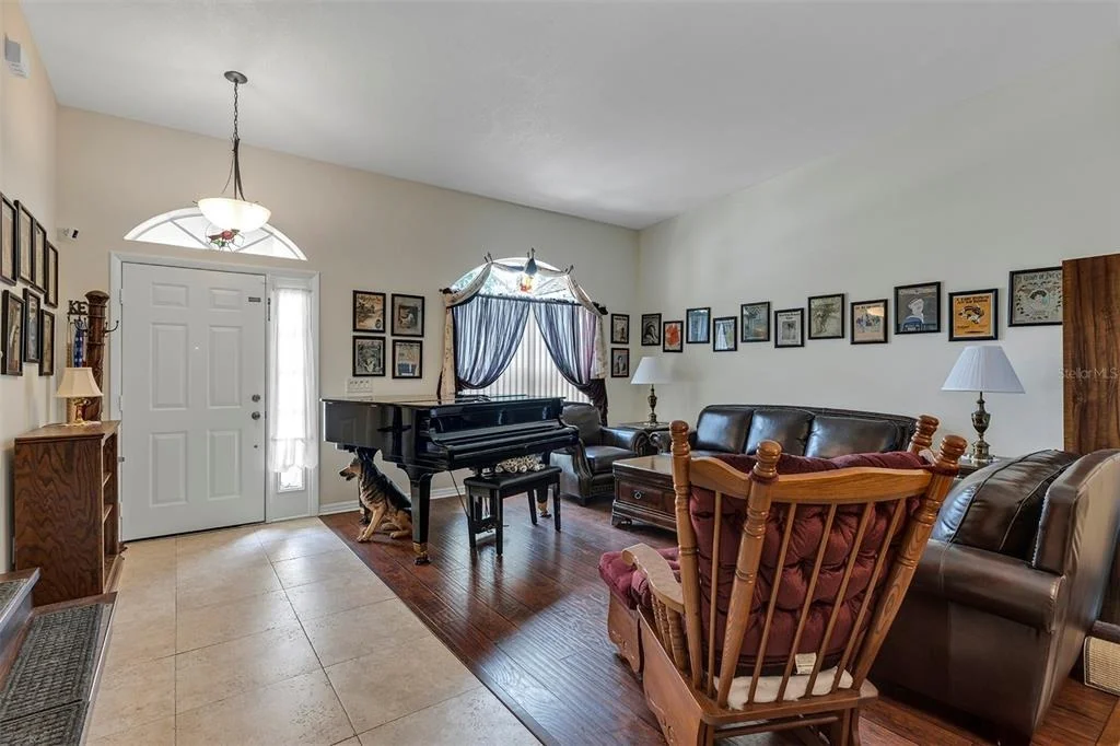 Photo of 406 STERLING LAKE DR