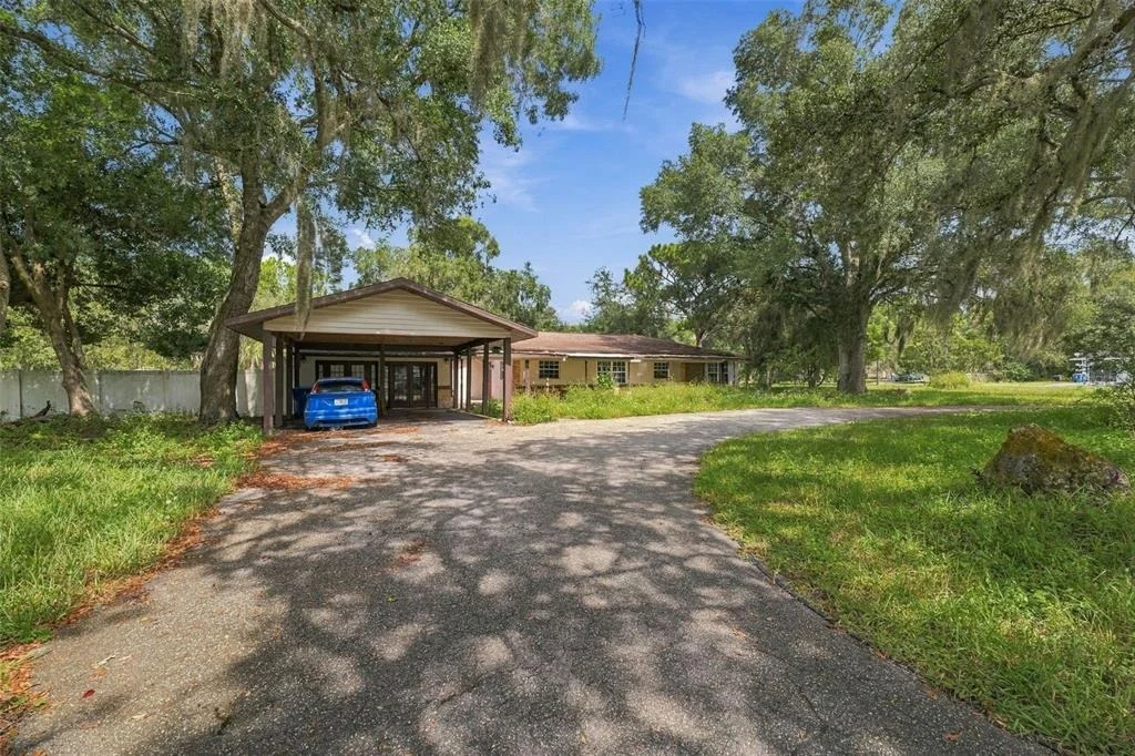 Photo of 15499 OAKCREST CIRCLE