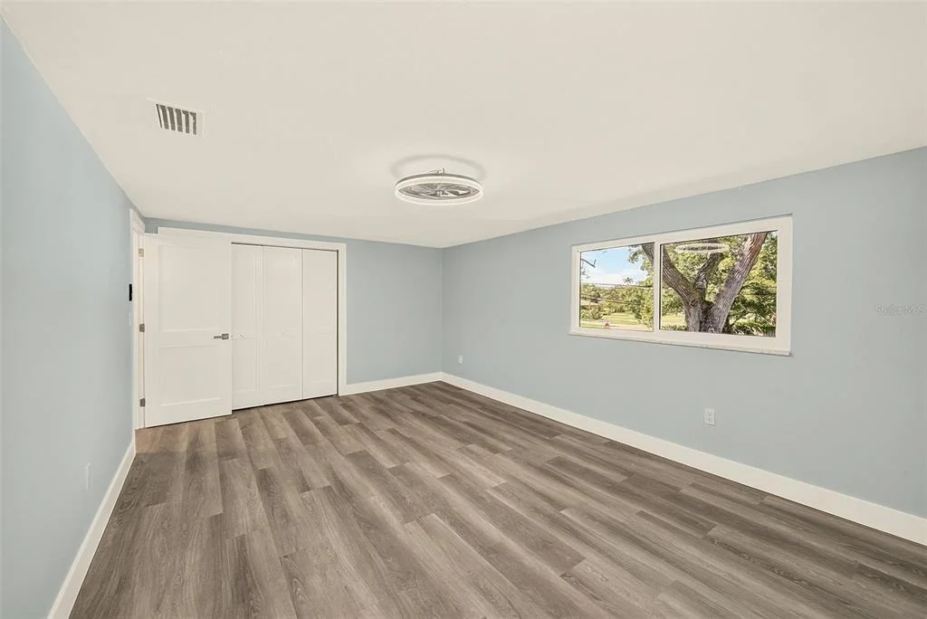 Photo of 1595 OAK LANE