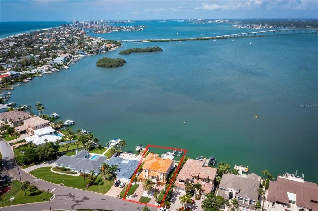 Photo of 306 HARBOR DRIVE