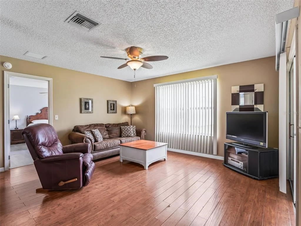 Photo of 897 LIVINGSTON LOOP