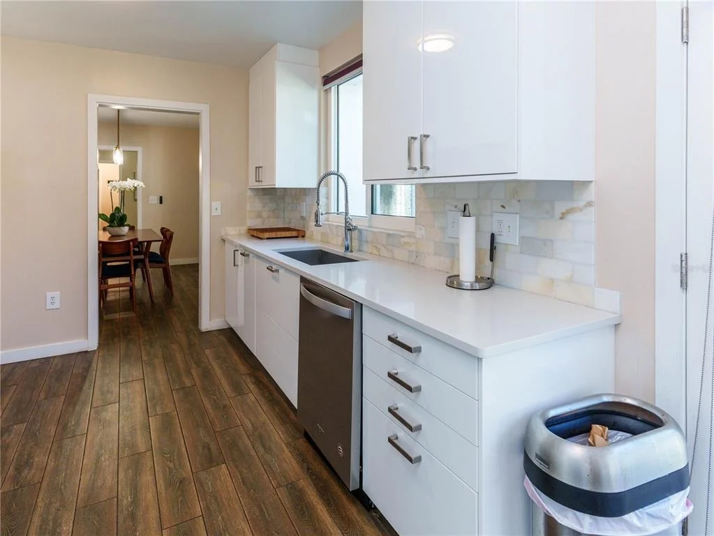 Photo of 2633 W SUNSET DRIVE