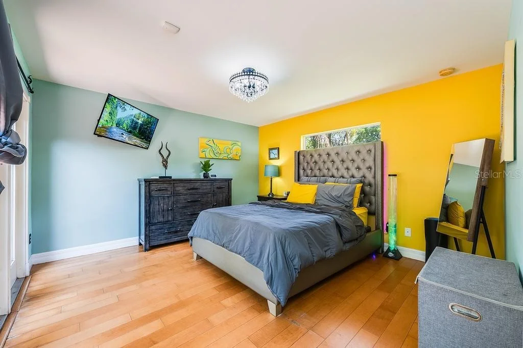 Photo of 1835 OAK LANE