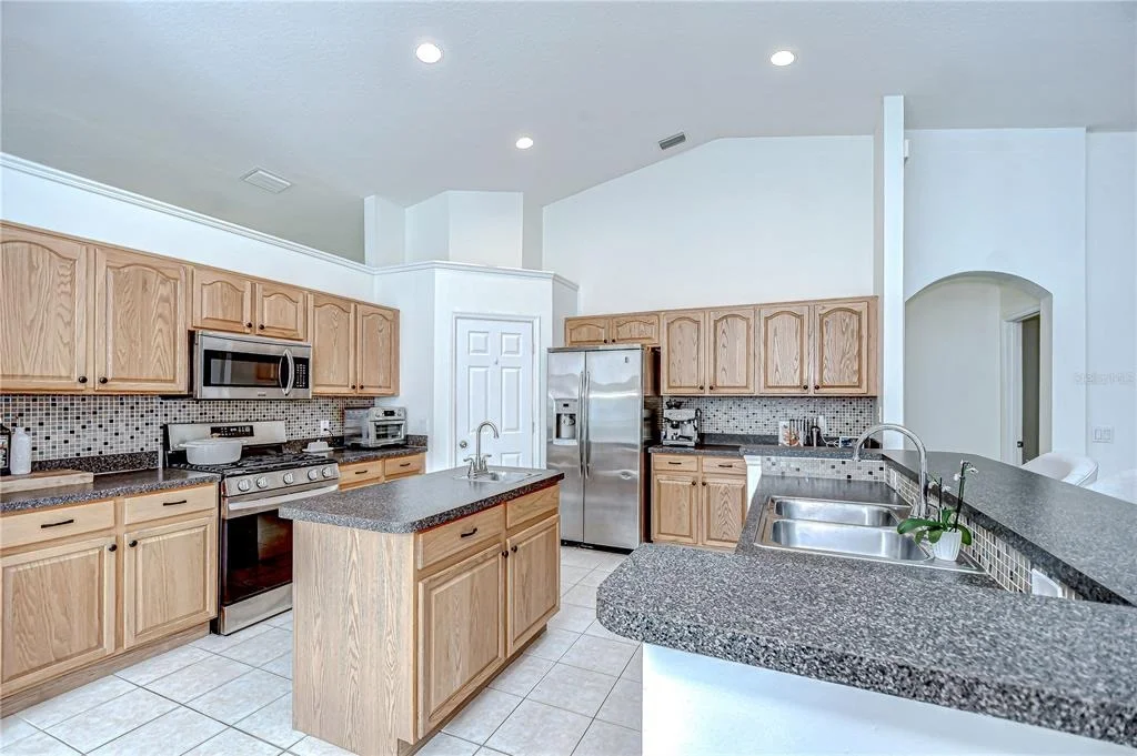 Photo of 7107 COLONIAL LAKE DR