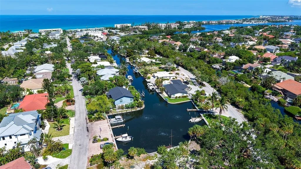 Photo of 602 BUTTONWOOD DRIVE