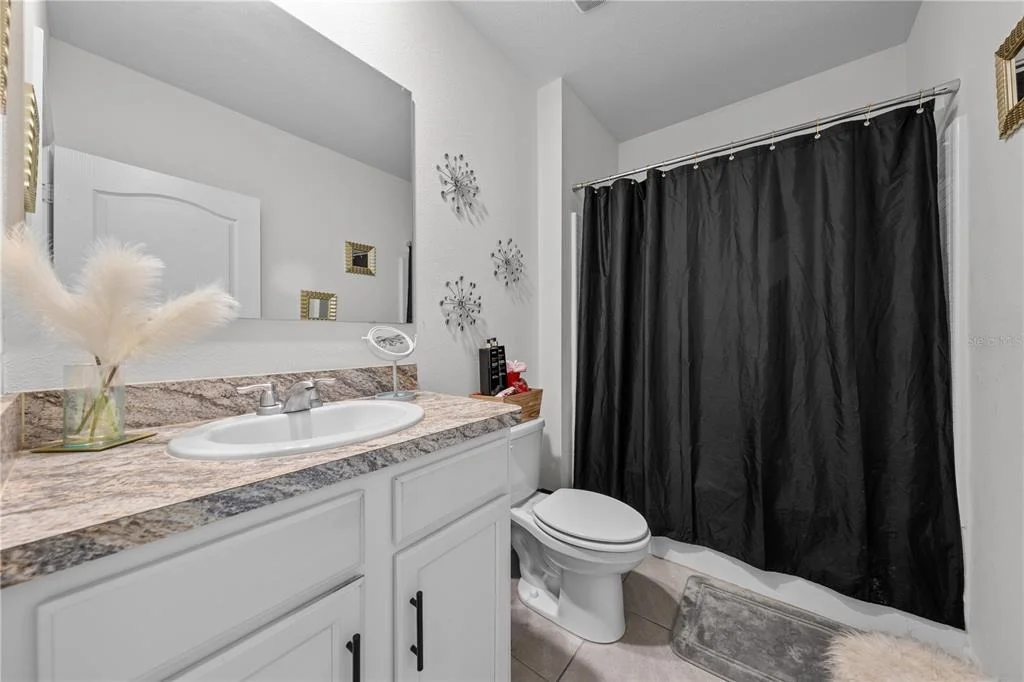 Photo of 1242 IGUANA LOOP
