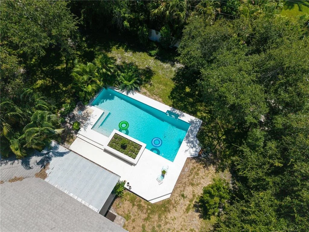 Photo of 1722 NORTH DRIVE