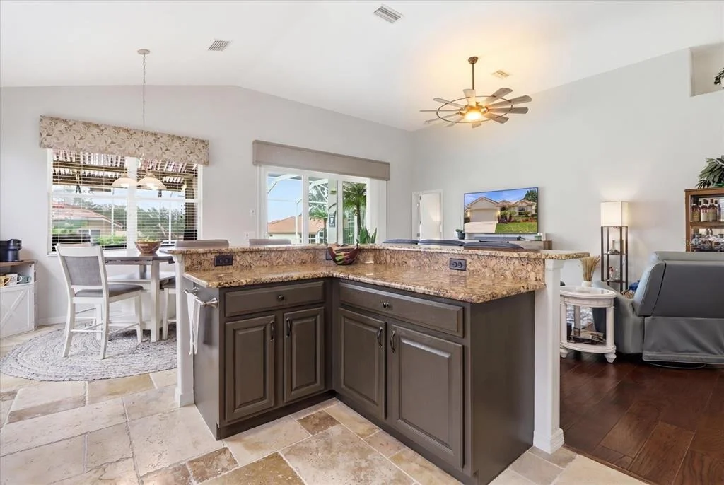 Photo of 1096 W DIAMOND SHORE LOOP