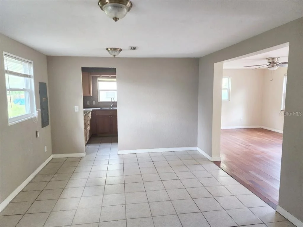 Photo of 2861 SE 18TH AVENUE