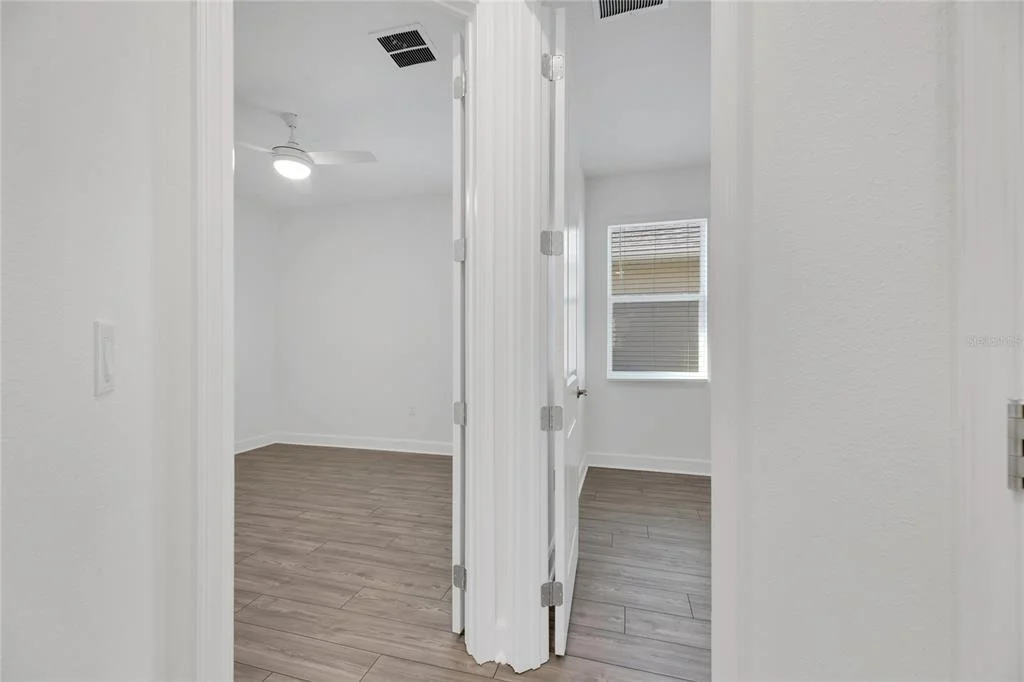 Photo of 923 SIGNET DRIVE