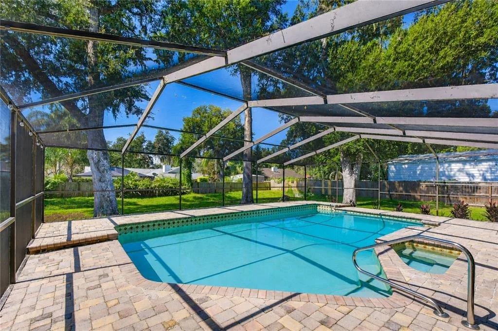 Photo of 1101 OAKRIDGE MANOR DRIVE