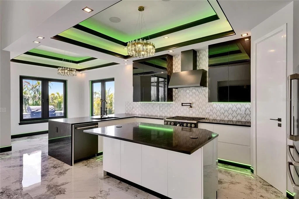 Photo of 6526 SIMONE SHORES CIRCLE