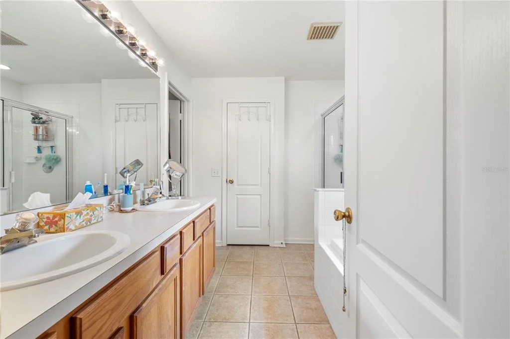 Photo of 10234 HUNTERS HAVEN BOULEVARD